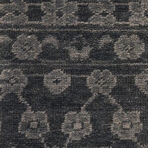 Contemporary American hooked rug, design 6122D