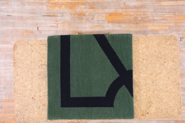 Contemporary wool pile rug, design 6149a 1 Contemporary american hooked rug, design 6149a