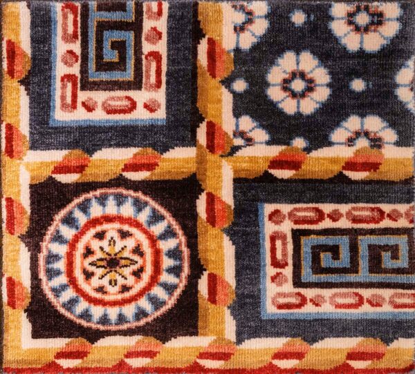 Contemporary wool pile rug, design 6161a 1 Contemporary american hooked rug, design 6161a