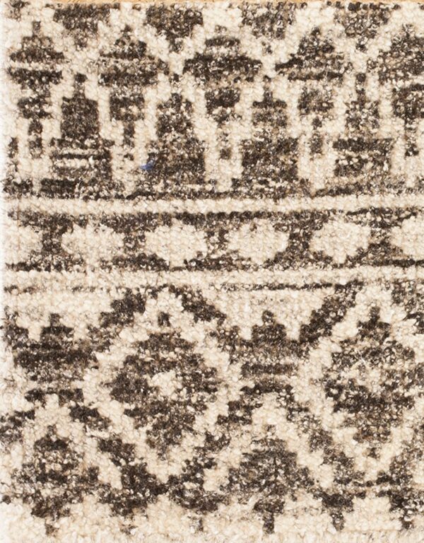 Contemporary wool pile rug, design 6213b 1 Contemporary american hooked rug, design 6213b