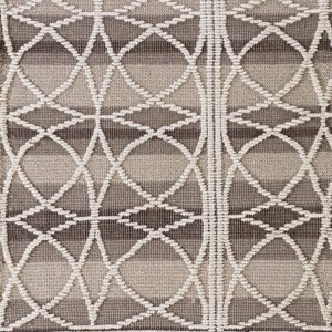 Contemporary American hooked rug, design 9032