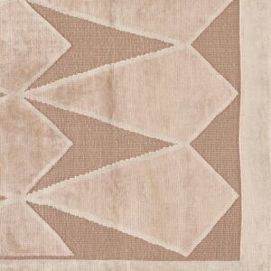 Contemporary American hooked rug, design 9070