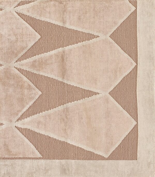 Contemporary high-low pile rug, design 9070 1 Contemporary american hooked rug, design 9070