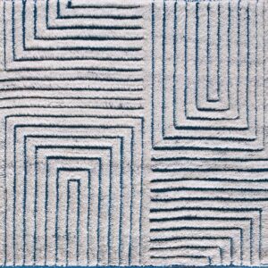 Contemporary American hooked rug, design 9094B