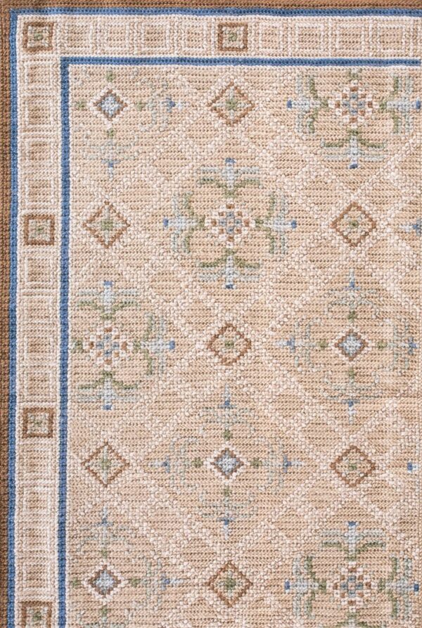 Contemporary needlepoint rug, design a2066 1 Contemporary american hooked rug, design a2066