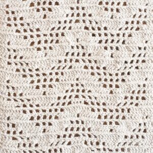 Contemporary American hooked rug, design B_12