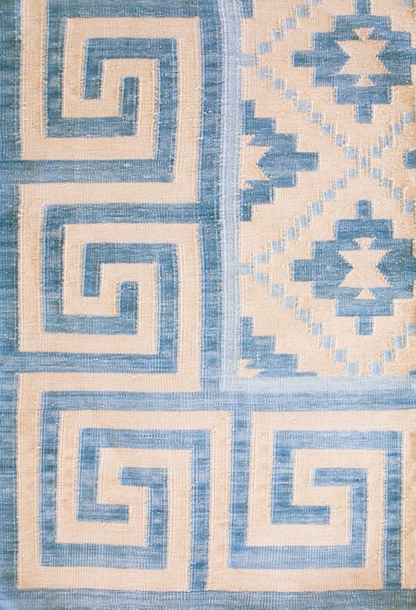 Contemporary american hooked rug, design d8104