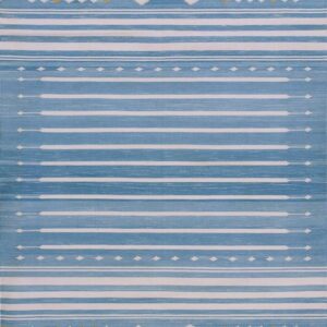 Contemporary American hooked rug, design D8121A