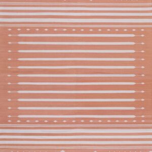 Contemporary American hooked rug, design D8121C