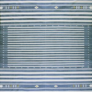 Contemporary American hooked rug, design D8121E