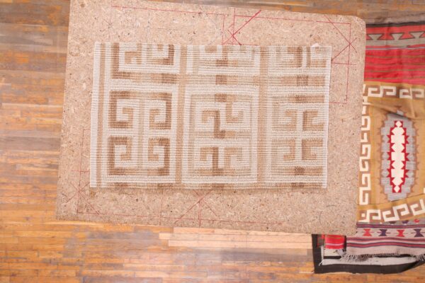 Contemporary american hooked rug, design f7114