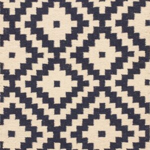 Contemporary American hooked rug, design F7223