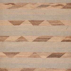 Contemporary American hooked rug, design F7237F