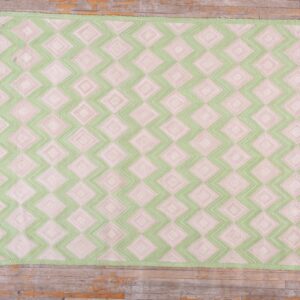 Contemporary American hooked rug, design I1185A2