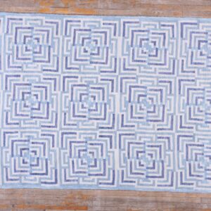 Contemporary American hooked rug, design I1211E