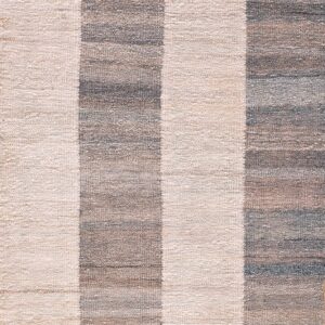 Contemporary American hooked rug, design K7211B