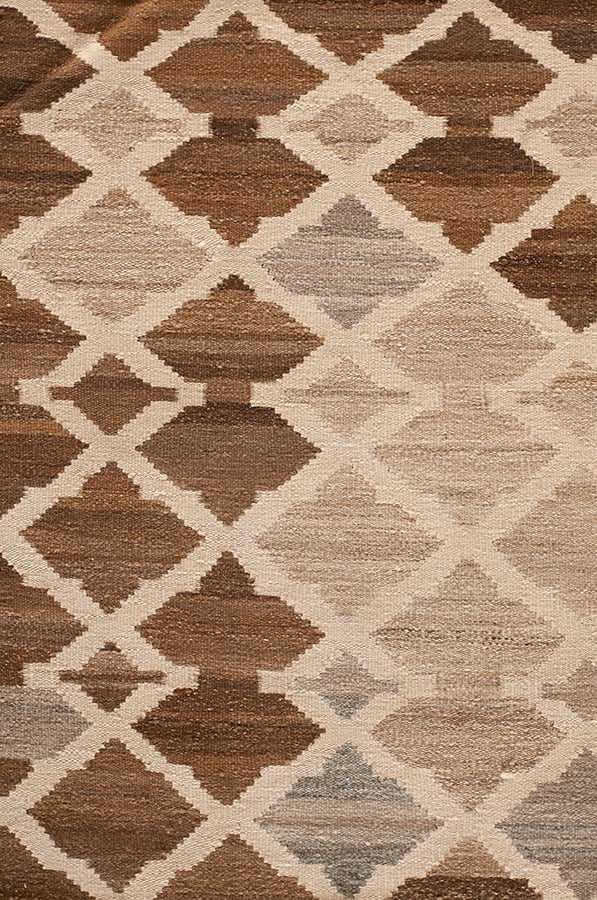 Contemporary kouhi flat weave rug, design k7213a 1 Contemporary american hooked rug, design k7213a
