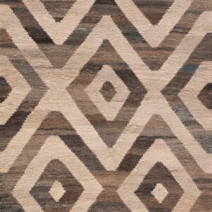 Contemporary American hooked rug, design K7214C