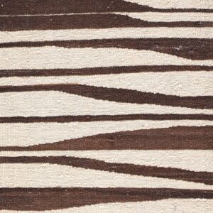Contemporary American hooked rug, design K7220C