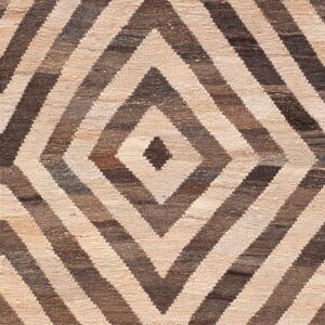 Contemporary American hooked rug, design K7221B