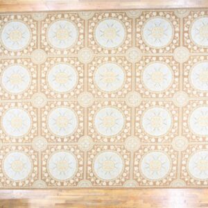 Contemporary American hooked rug, design N2007B