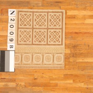 Contemporary American hooked rug, design N2009B