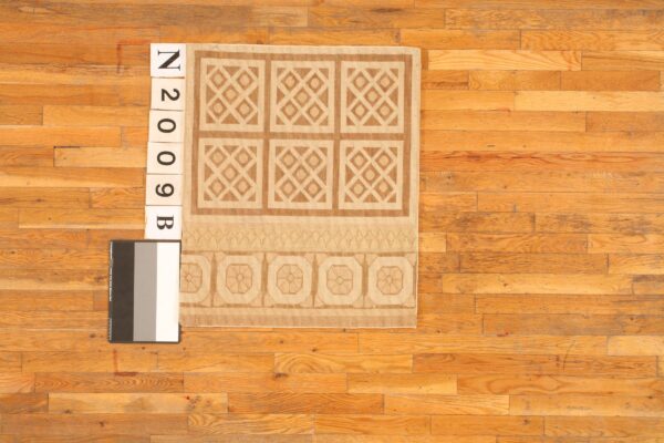 Contemporary needlepoint rug, design n2009b 1 Contemporary american hooked rug, design n2009b