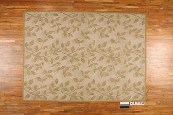 Contemporary american hooked rug, design n2010