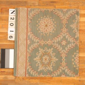 Contemporary American hooked rug, design N2016