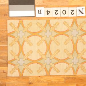 Contemporary American hooked rug, design N2024B