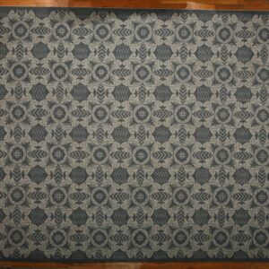 Contemporary American hooked rug, design N2028