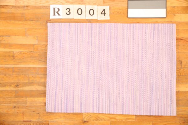 Contemporary american rag rug, design r3004 1 Contemporary american hooked rug, design r3004