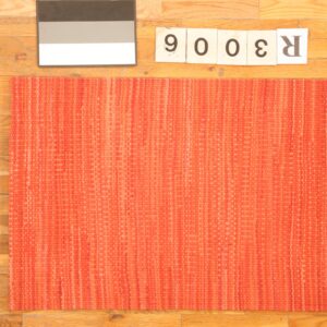 Contemporary American hooked rug, design R3006