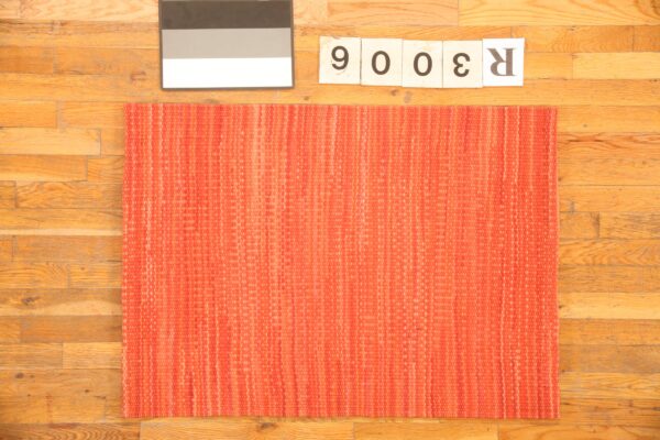 Contemporary american rag rug, design r3006 1 Contemporary american hooked rug, design r3006