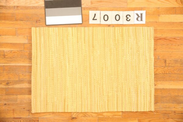 Contemporary american rag rug, design r3007 1 Contemporary american hooked rug, design r3007