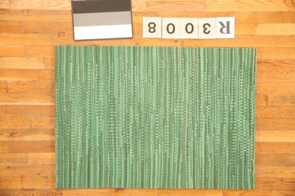 Contemporary american rag rug, design r3008 1 Contemporary american hooked rug, design r3008
