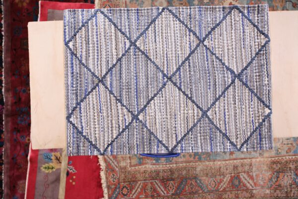 Contemporary american rag rug, design r3029j2 1 Contemporary american hooked rug, design r3029j2