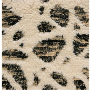 Contemporary American hooked rug, design TL_47