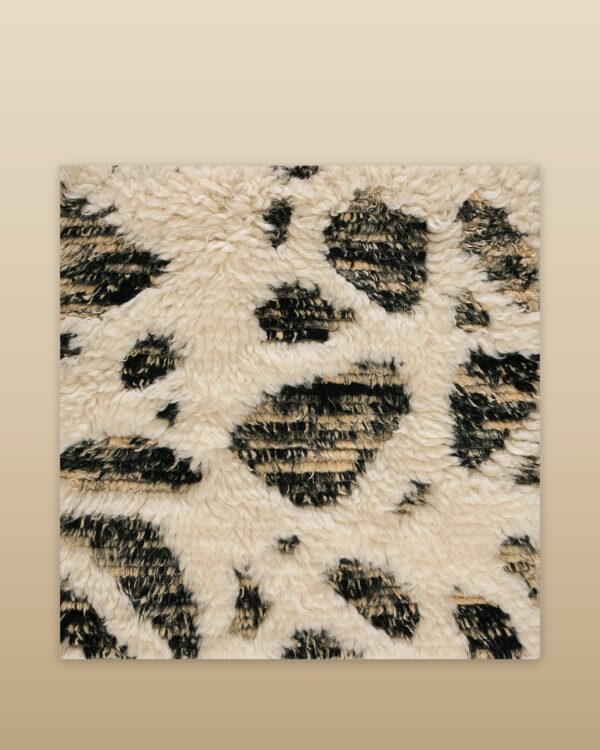 Contemporary american hooked rug, design tl_47
