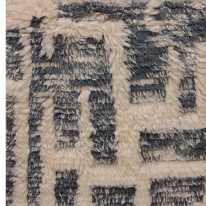 Contemporary American hooked rug, design TL_50