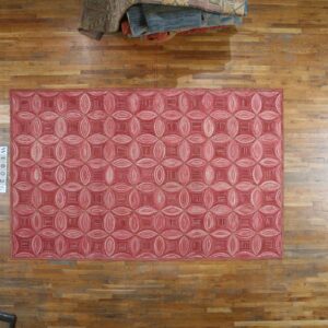 Contemporary American hooked rug, design W1002G