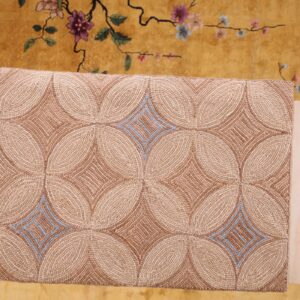 Contemporary American hooked rug, design W1070D2