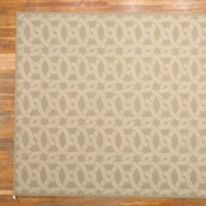 Contemporary American hooked rug, design W1116