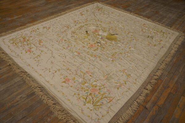 Elegant ivory ground with stylized floral design antique chinese silk embroidery 4 Elegant ivory ground with stylized floral design antique chinese silk embroidery - detail view 3