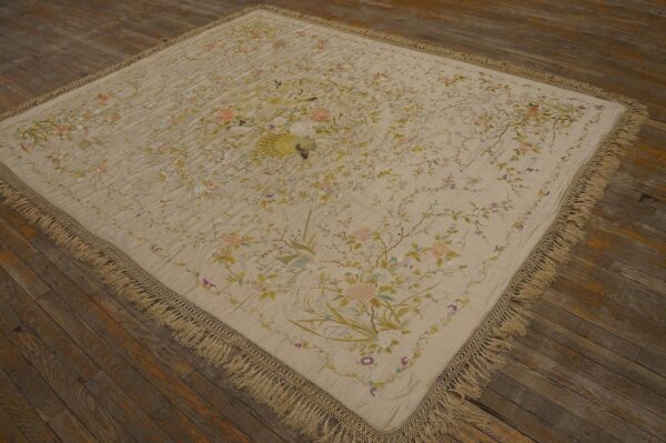 Elegant ivory ground with stylized floral design antique chinese silk embroidery 6 Elegant ivory ground with stylized floral design antique chinese silk embroidery - detail view 5