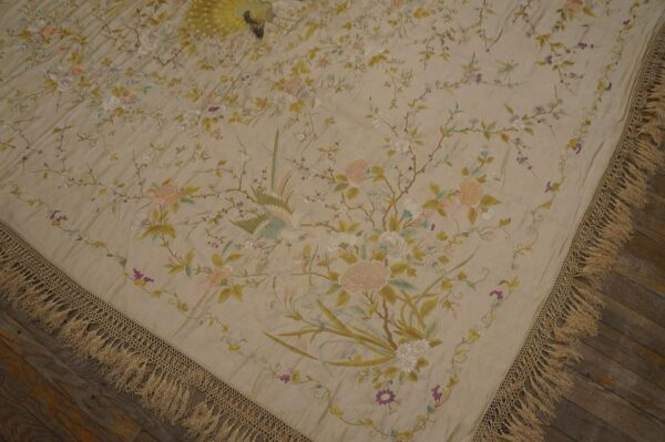 Elegant ivory ground with stylized floral design antique chinese silk embroidery 7 Elegant ivory ground with stylized floral design antique chinese silk embroidery - detail view 6