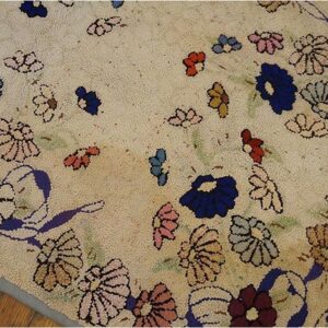 Wool 1930s Hooked American Antique Ivory Small Scatter Size Rug (SKU 20524) - detail view 5