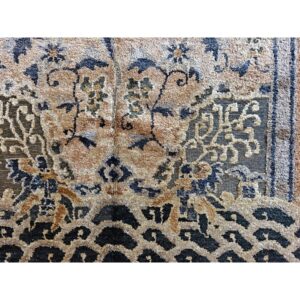 1980s Gray Cloud Band Classical Motif Medallion Vintage Chinese Silk Small Rug - detail view 3