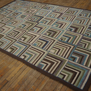 Contemporary hand-hooked rug, design I1010E