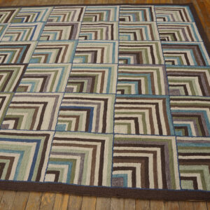 Contemporary hand-hooked rug, design I1010E